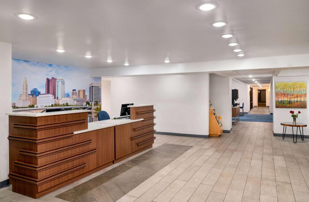 La Quinta Inn By Wyndham Columbus Airport Area Exterior photo