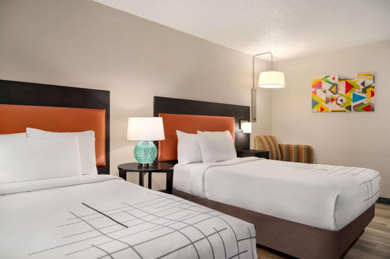 La Quinta Inn By Wyndham Columbus Airport Area Exterior photo